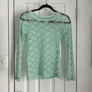 🆕Mudd, lace top, Size M